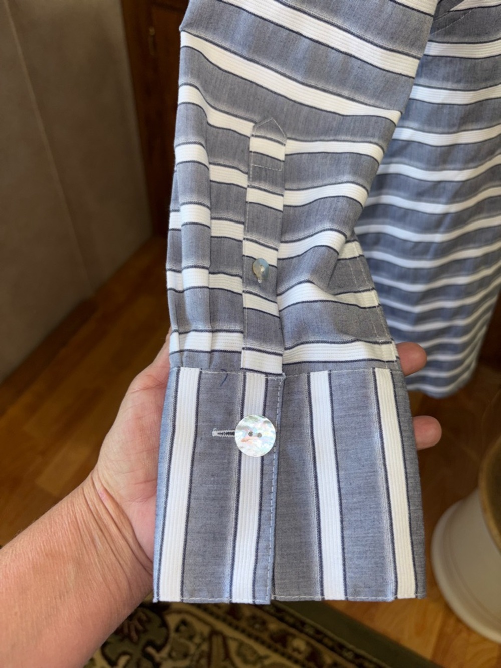 John Mark size medium blue & white striped tunic length top with pockets euc - Picture 6 of 6